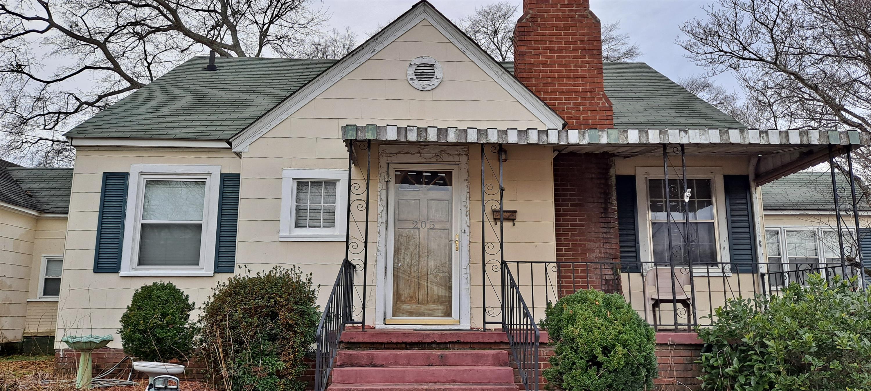 205 Milner Street Northeast